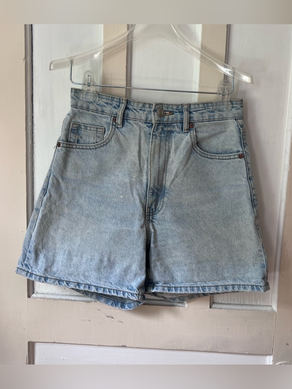 Zara Light Blue Denim Jeans with Silver Button